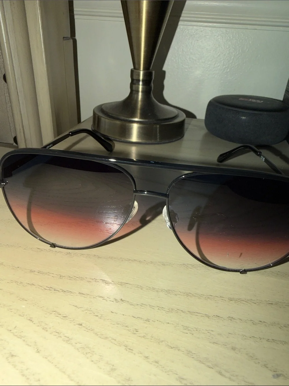 NWT Quay Black High Key Aviators Frame Sunglasses with Gradient  Lenses